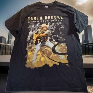 Garth Brooks T-shirt Men's Medium 2014 World Tour‎ Concert Shirt Music 1145